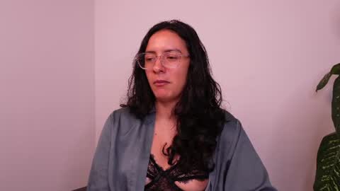 Snapshot of miaportman chatting on July 5, 7:15 am MIAPORTMANN online show from July 5, 7:15 am