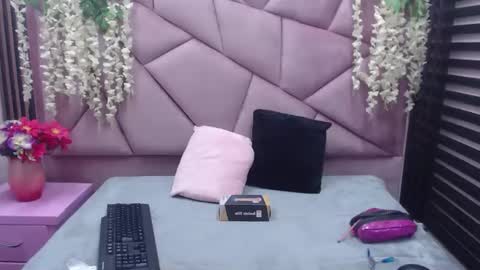 Miarose 69 online show from March 13, 3:57 am