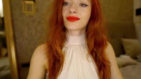 Snapshot of miarouge_me chatting on May 15, 11:12 pm Mia online show from May 15, 11:12 pm