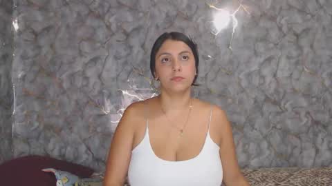Snapshot of miarouse1531 chatting on May 14, 5:47 am miarouse1531 online show from May 14, 5:47 am
