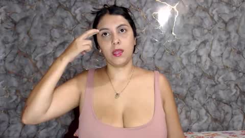 Snapshot of miarouse1531 chatting on May 30, 5:48 am miarouse1531 online show from May 30, 5:48 am