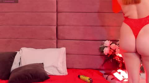 Mia Rouxx online show from October 16, 11:33 am