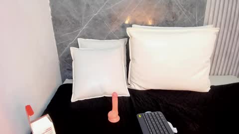 miascott5 online show from March 2, 7:12 pm