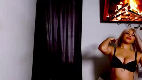Snapshot of miasexy_latin chatting on April 16, 9:10 am miasexy_latin online show from April 16, 9:10 am