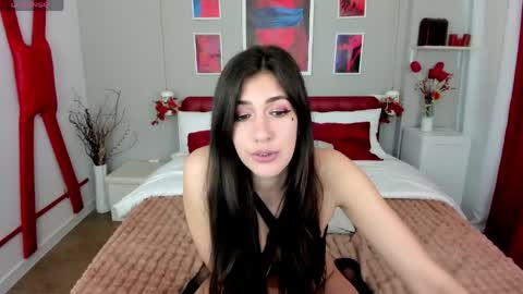 Snapshot of miasilk chatting on April 15, 1:18 pm Miayna Silk online show from April 15, 1:18 pm