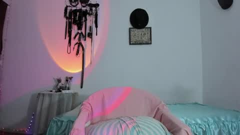 Snapshot of miautena chatting on April 6, 1:36 am Mariana online show from April 6, 1:36 am