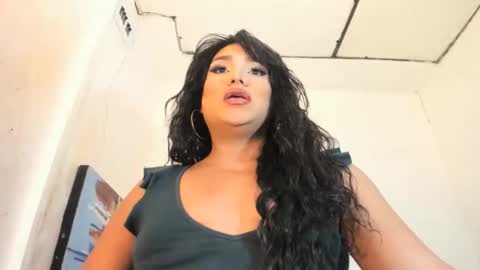 miavaniity54 online show from September 19, 9:15 pm