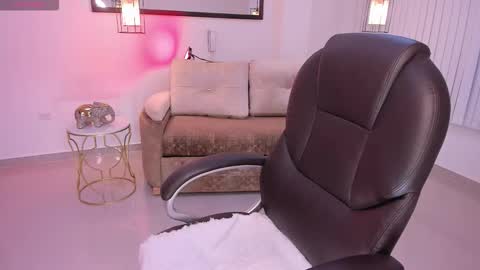 Mia Vegas online show from December 2, 3:45 am