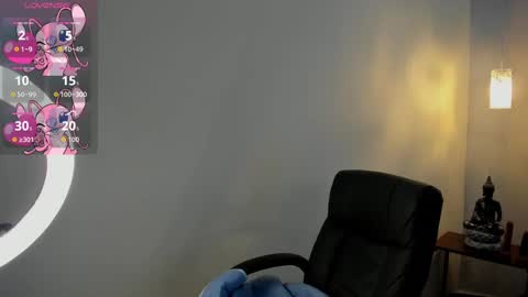 Mia Villalobos online show from October 2, 12:01 pm