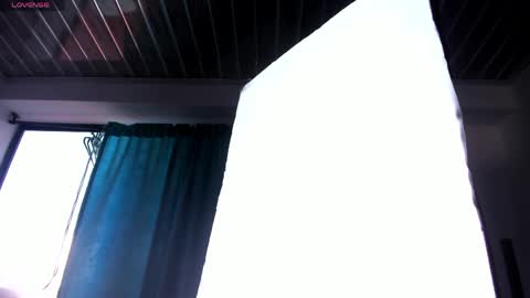 Snapshot of miavillalobos_ chatting on April 23, 10:45 pm Mia Villalobos online show from April 23, 10:45 pm