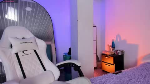 Snapshot of miavillalobos_ chatting on April 30, 11:53 pm Mia Villalobos online show from April 30, 11:53 pm