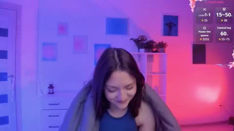 Mia online show from December 18, 3:56 am