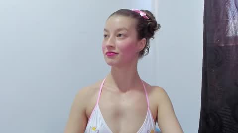 Snapshot of miavolkova_ chatting on September 23, 5:27 pm Chloe online show from September 23, 5:27 pm