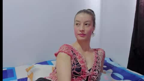 Snapshot of miavolkova_ chatting on November 24, 6:07 pm Chloe online show from November 24, 6:07 pm