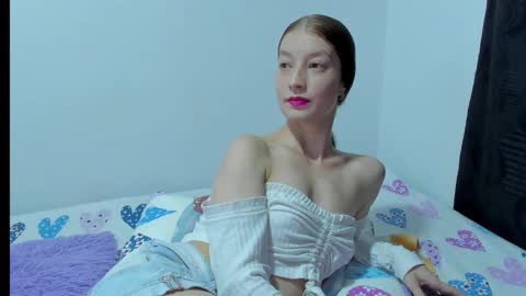 Snapshot of miavolkova_ chatting on January 12, 11:10 pm Chloe online show from January 12, 11:10 pm