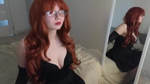 Snapshot of miaweil chatting on May 27, 11:40 am Mia online show from May 27, 11:40 am