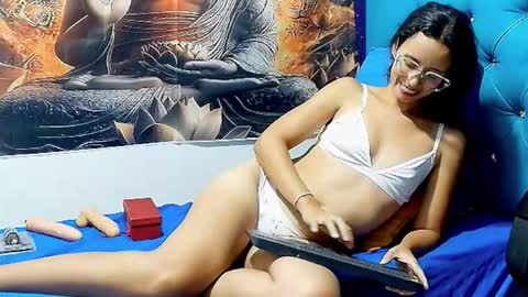 Mia online show from January 7, 3:09 am