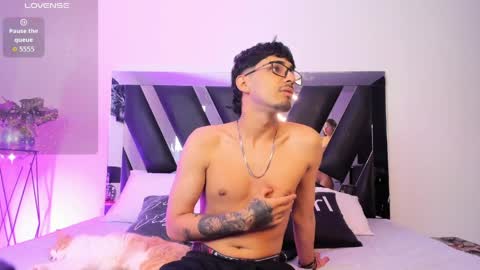 Snapshot of miayiron chatting on March 31, 12:27 pm MiaIron online show from March 31, 12:27 pm