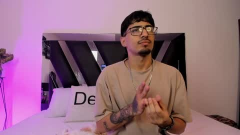 Snapshot of miayiron chatting on April 4, 12:13 pm MiaIron online show from April 4, 12:13 pm