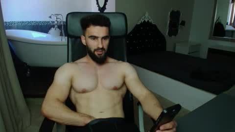Snapshot of micahlane chatting on June 18, 9:14 am MicahLane online show from June 18, 9:14 am