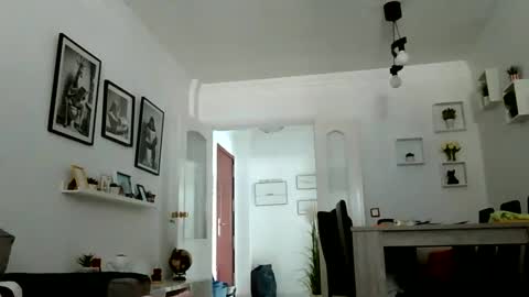 MILO MIAMI online show from June 6, 3:39 pm