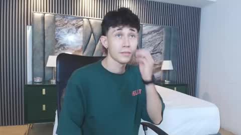 Michael online show from February 8, 7:39 pm