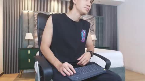 Michael online show from February 27, 7:36 pm