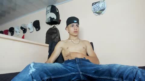 Snapshot of michael_boy88_ chatting on January 28, 8:26 pm Michael Boy online show from January 28, 8:26 pm