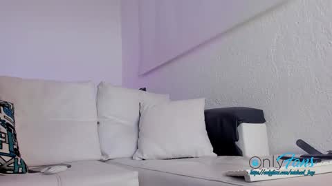 Snapshot of michael_boy88_ chatting on March 21, 8:01 pm Michael Boy online show from March 21, 8:01 pm