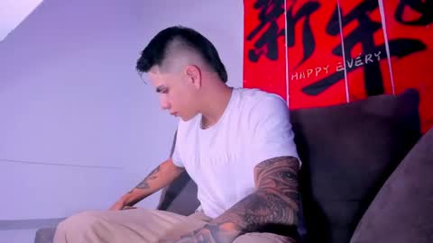 Snapshot of michael_boy88_ chatting on May 23, 9:52 pm Michael Boy online show from May 23, 9:52 pm