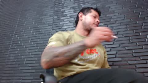 Snapshot of michael_daviss1 chatting on January 3, 1:36 pm Michael Daviss online show from January 3, 1:36 pm