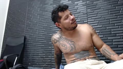 Snapshot of michael_daviss1 chatting on February 5, 5:53 pm Michael Daviss online show from February 5, 5:53 pm