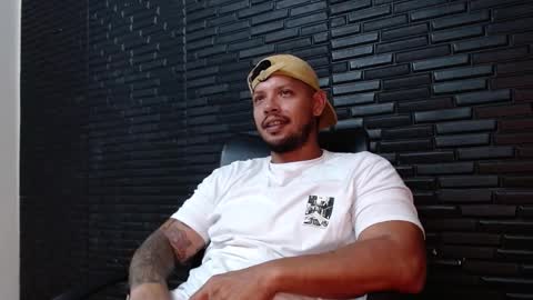 Snapshot of michael_daviss1 chatting on February 12, 6:09 pm Michael Daviss online show from February 12, 6:09 pm