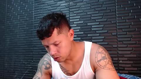 Snapshot of michael_daviss1 chatting on February 15, 2:55 pm Michael Daviss online show from February 15, 2:55 pm