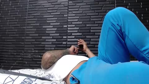 Snapshot of michael_daviss1 chatting on February 26, 1:52 pm Michael Daviss online show from February 26, 1:52 pm