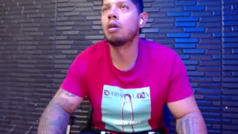 Snapshot of michael_daviss1 chatting on March 5, 5:18 pm Michael Daviss online show from March 5, 5:18 pm