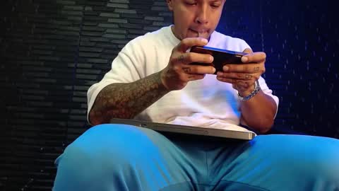 Snapshot of michael_daviss1 chatting on March 10, 2:26 pm Michael Daviss online show from March 10, 2:26 pm