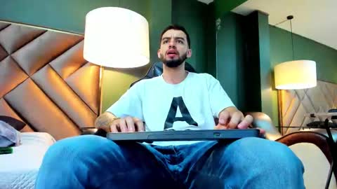 Snapshot of michael_magno chatting on October 16, 8:54 pm Michael Stevens online show from October 16, 8:54 pm