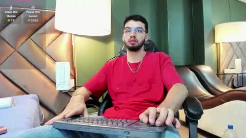 Snapshot of michael_magno chatting on October 26, 9:10 pm Michael Stevens online show from October 26, 9:10 pm