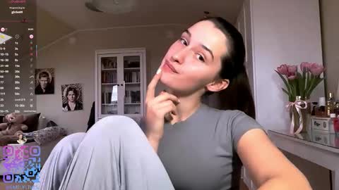 Emily online show from March 3, 2:12 pm