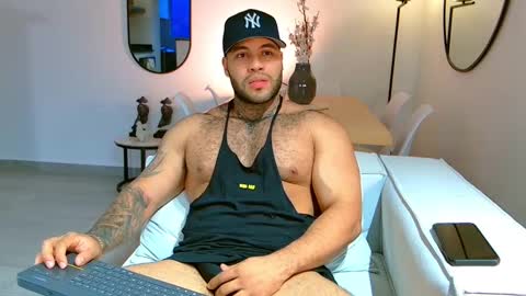 Snapshot of michael_salens chatting on September 10, 11:05 pm Michael Salens independent model online show from September 10, 11:05 pm