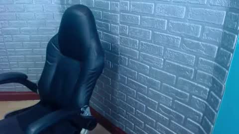 Snapshot of michael_twuis chatting on March 16, 5:44 am I AM MICHAEL online show from March 16, 5:44 am