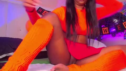 Snapshot of michaelacox chatting on October 31, 1:01 pm Michel online show from October 31, 1:01 pm