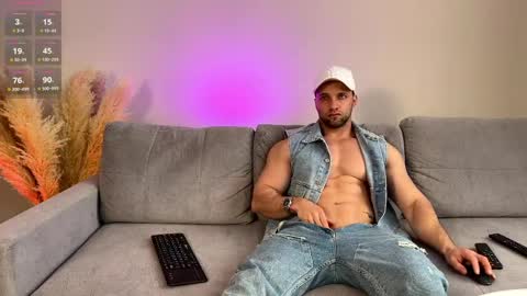 Snapshot of michaelbradley_for_u chatting on April 6, 8:59 am michaelbradley_for_u online show from April 6, 8:59 am