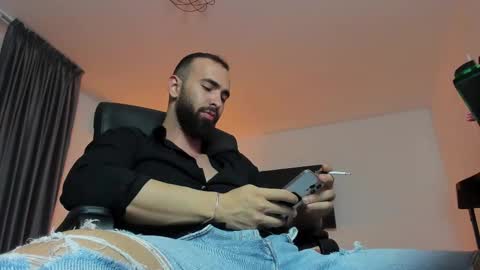 MichaelEvansx online show from February 20, 12:30 am