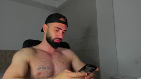 MichaelEvansx online show from May 9, 8:14 pm