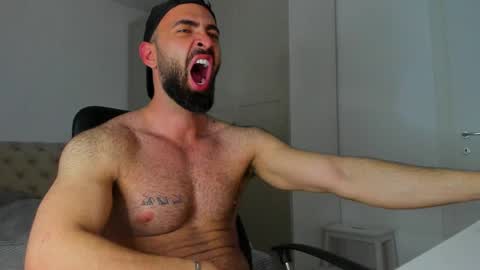 MichaelEvansx online show from May 10, 10:04 pm