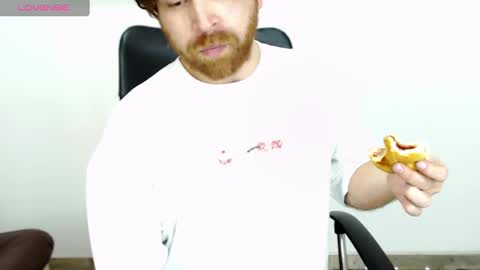 Michael  Contenido explcito online show from October 8, 1:58 am