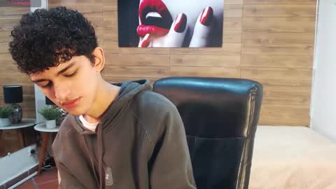 Snapshot of michaelkoiv chatting on February 7, 11:25 am michaelkoiv online show from February 7, 11:25 am