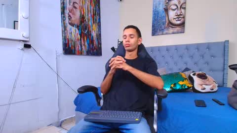 Snapshot of michaell_bellk_ chatting on September 8, 7:02 pm michaell_bellk_ online show from September 8, 7:02 pm